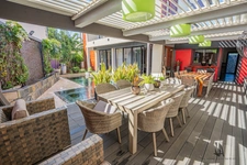 Villa contemporaine – 10 pièces – env. 300 m² – piscine – spa
