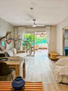 Saint-Gilles les Bains – T2 raffiné aux prestations soignées, varangue, jardin privatif et garage box