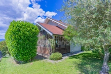 5 minutes from Switzerland – Charming villa with independent studio and exceptional views