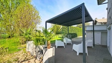 5 minutes from Switzerland – Charming villa with independent studio and exceptional views