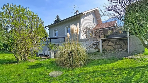 À 5 minutes de la Suisse – Villa de charme avec studio indépendant et vue exceptionnelle
