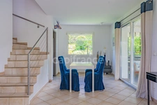 5 minutes from Switzerland – Charming villa with independent studio and exceptional views