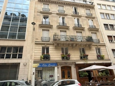 🏙️ Paris 17th – Bright studio apartment with elevator, near the Arc de Triomphe