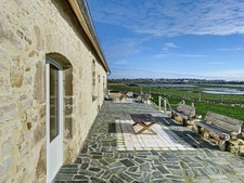 Maison à vendre 6 pièces CRICQUEVILLE-EN-BESSIN – Maison en pierre rénovée de 224 m² – 4 chambres – Terrain de 7 763 m² – Entre mer et marais