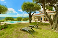 Luxurious property on over 3,4 hectares