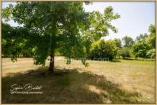LÉOGNAN – UN ÉCRIN DE NATURE À DEUX PAS DE BORDEAUX SUR 8000 m² de terrain
