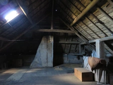 Ancien corps de ferme avec dépendances sur 20 ares.