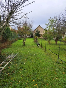 A 9 km de Montereau Fault Yonne 77130 dans joli village 