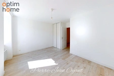 Maison de village rénovée type 3/4 avec belle terrasse plein sud