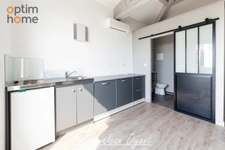 Velaux, villa contemporaine type 4/5 avec studio ,piscine et garage