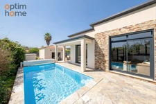 Velaux, villa contemporaine type 4/5 avec studio ,piscine et garage