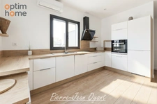 Velaux, villa contemporaine type 4/5 avec studio ,piscine et garage