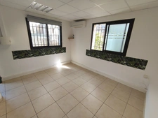 Local/bureau 20 m2 à louer ZA EGUILLES (13)