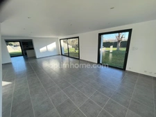 GRANDE MAISON T 7 SUR TERRAIN DE 2500 M², PISCINE, DOUBLE GARAGE, BUREAU ATTENANT 