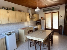 MAISON 6 PIECES 165 M² 