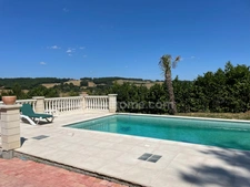 Maison, ferme à rénovée, piscine, terrain 1900m²