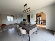 Maison 5 pièces terrain 832 m²