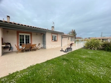 MAISON T 6  156 M²  PLAIN PIED, PISCINE, TERRAIN 2400 M²