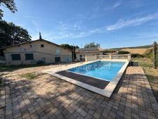 Maison, ferme à rénovée, piscine, terrain 1900m²