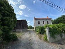 LUZILLAT Maison 125 m2 avec grange et hangar