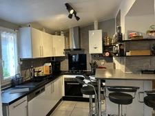 ENTRAIGUES Maison de bourg de 125 m2