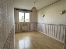 CHAPPES MAISON DE 110 M2 AVEC DOUBLE GARAGE