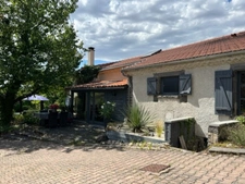 MARTRES SUR MORGE centre maison 140 m2 et ses dépendances