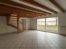 CHAPPES MAISON DE 120 M2 AVEC DOUBLE GARAGE