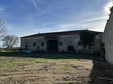 SAINT IGNAT belle grange de 200 m2 sur 1800 m2 de terrain