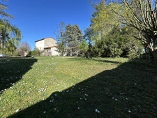  CHAPPES CENTRE TERRAIN 830 M2