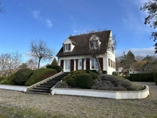  LES MARTRES D'ARTIERE MAISON DE 101 M2 SUR 1468 M2 DE TERRAIN