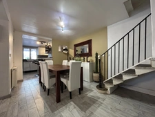 ENTRAIGUES Maison de bourg de 125 m2