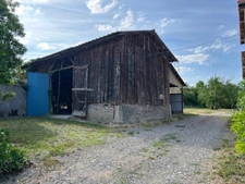 LUZILLAT Maison 125 m2 avec grange et hangar