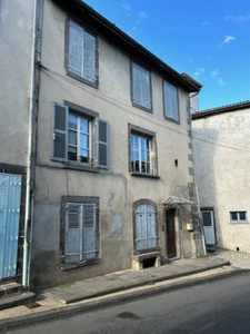  MARINGUES maison de bourg 179 m2