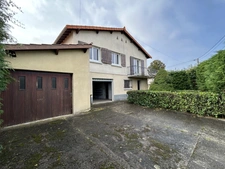 CHAPPES MAISON DE 110 M2 AVEC DOUBLE GARAGE