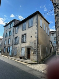  MARINGUES maison de bourg 179 m2