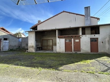 ENTRAIGUES (63) MAISON A RESTAURER