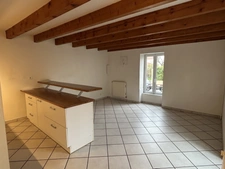 CHAPPES MAISON DE 120 M2 AVEC DOUBLE GARAGE
