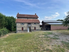 LUZILLAT Maison 125 m2 avec grange et hangar