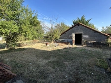 ENNEZAT maison de 114 m2 avec grange et dépendances