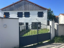  SURAT Maison de 166 m2 avec cour