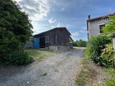 LUZILLAT Maison 125 m2 avec grange et hangar