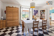 La Motte d'Aigues : villa T5 sur terrain de 1480m2 clos. 