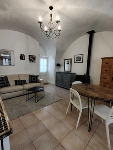 Maison à louer en meublé, 3 pièces SAINT MARTIN DE LA BRASQUE (84)