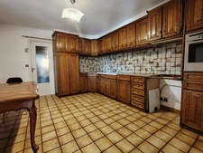 Villa de plain pied  en campagne de Cucuron sur grand sous-sol