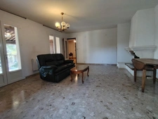 Villa de plain pied  en campagne de Cucuron sur grand sous-sol