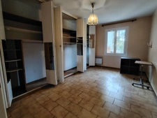 Villa de plain pied  en campagne de Cucuron sur grand sous-sol