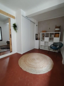 Maison à louer en meublé, 3 pièces SAINT MARTIN DE LA BRASQUE (84)