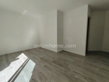 Villa de plain pied  en campagne de Cucuron sur grand sous-sol