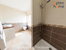 Charme et rénovation globale pour cette maison de village  3 pièces à VITROLLES EN LUBERON